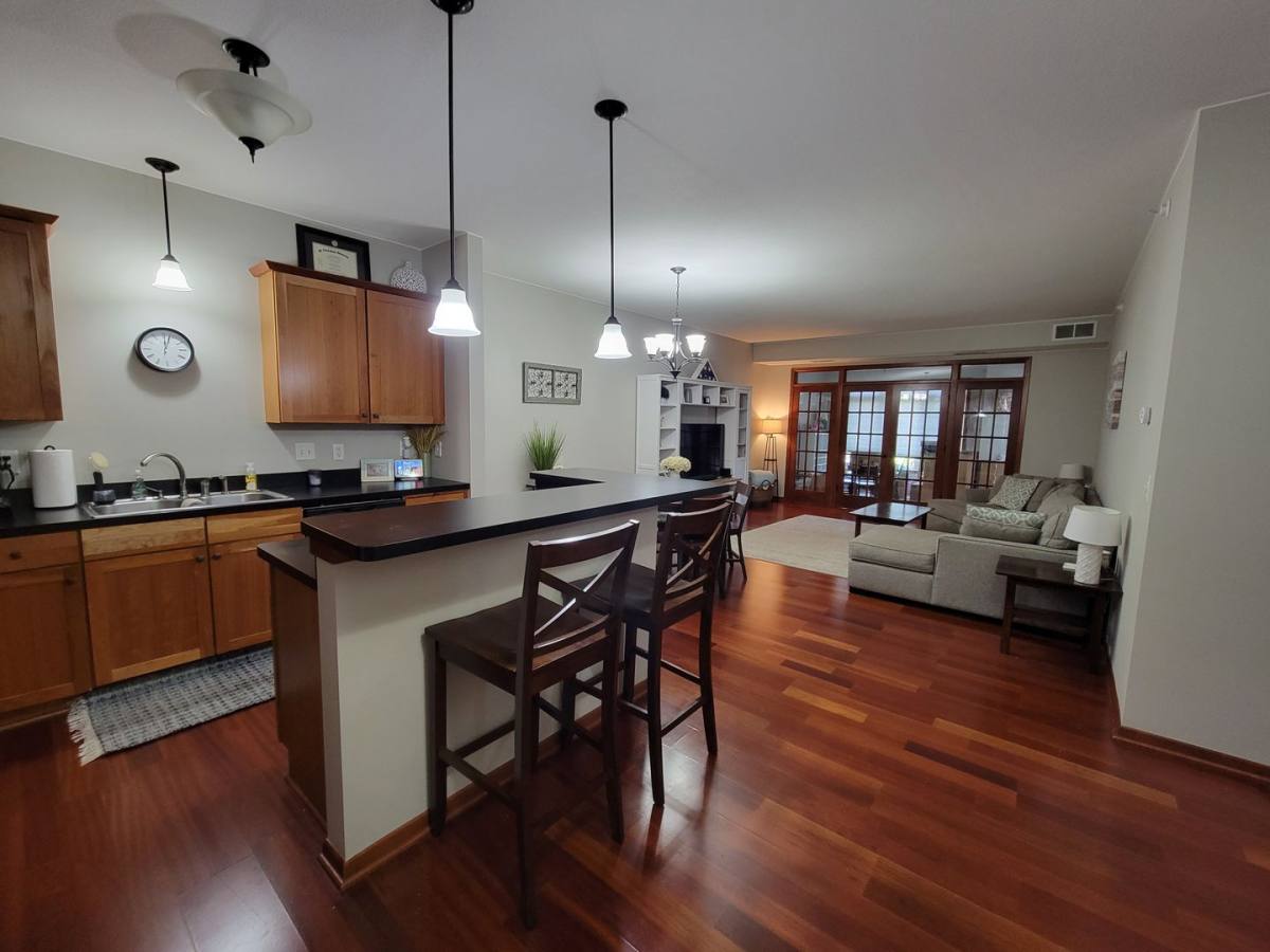 Condo for rent at 3251 Louisiana Ave S, Minneapolis, MN 55426