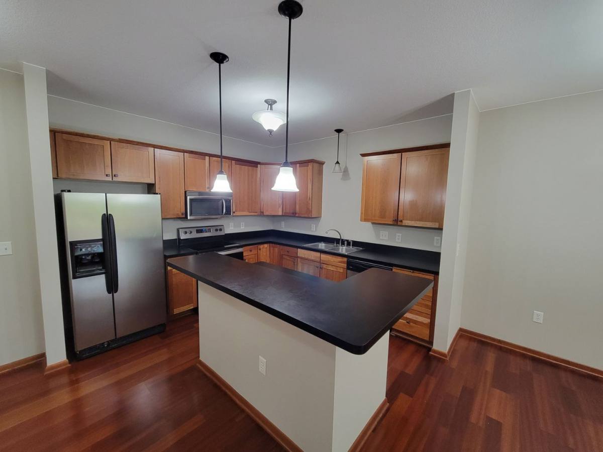 Condo for rent at 3251 Louisiana Ave S, Minneapolis, MN 55426