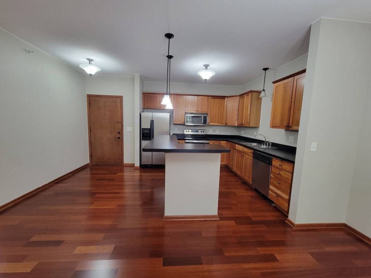 Condo for rent at 3251 Louisiana Ave S, Minneapolis, MN 55426