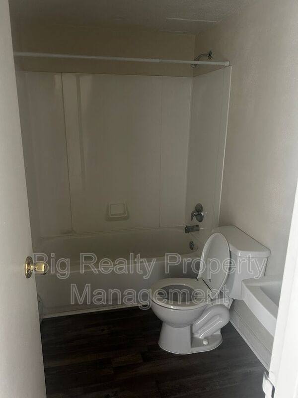 Apartment for rent at 120 N Penn St #B-6, Spring City, PA 19475