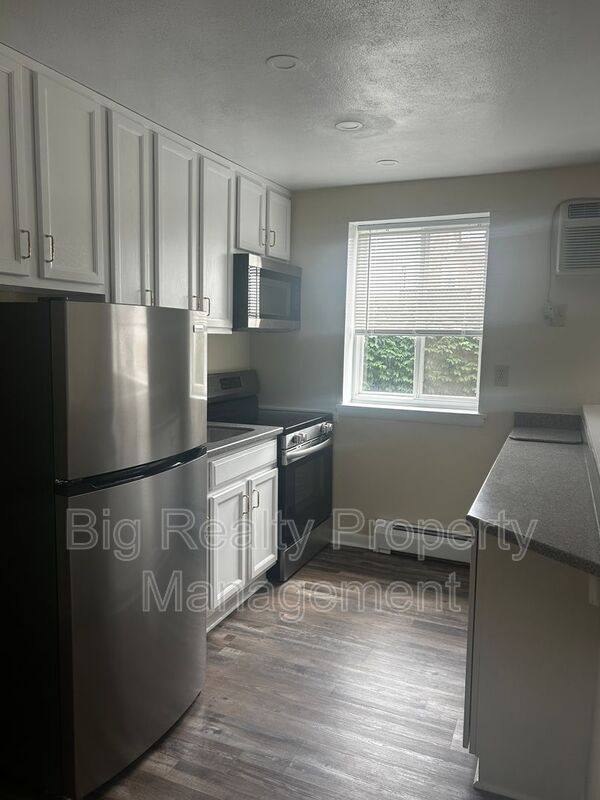 Apartment for rent at 120 N Penn St #B-6, Spring City, PA 19475