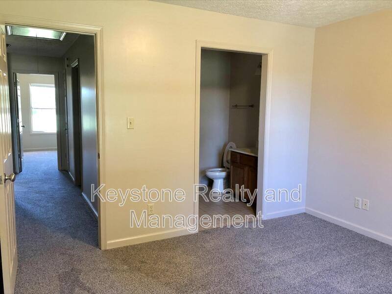 Apartment for rent at 5869 Julien Rd, Hopkinsville, KY 42240