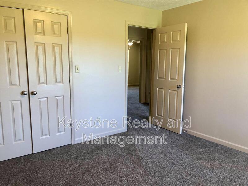 Apartment for rent at 5869 Julien Rd, Hopkinsville, KY 42240