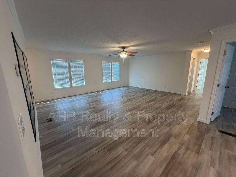 House for rent at 2158 Meadow Ridge Rd, Burlington, NC 27217
