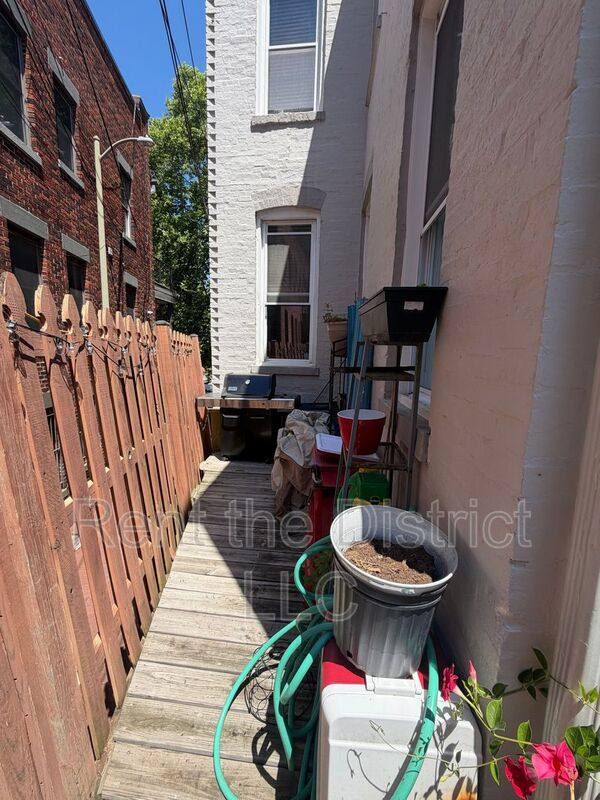 Townhouse for rent at 420 Q St NW, Washington, DC 20001
