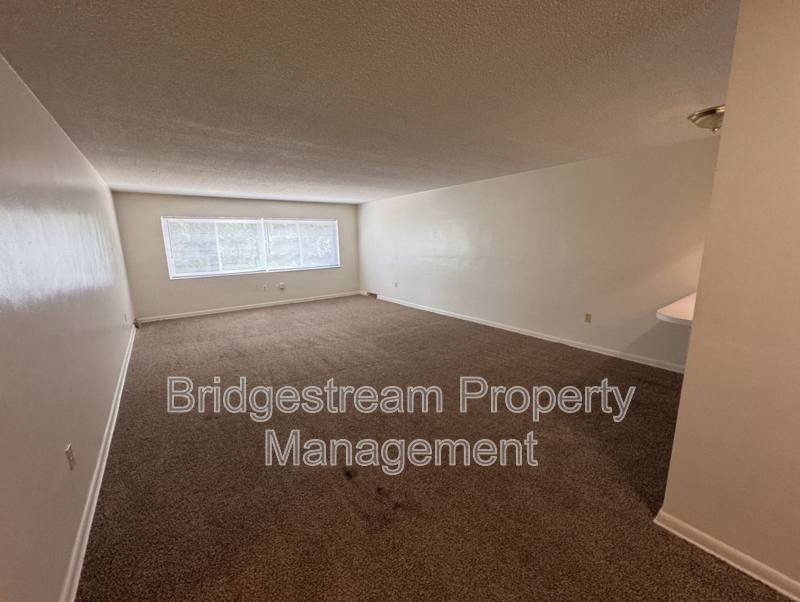 Apartment for rent at 519-2C Heather, Dayton, OH 45405