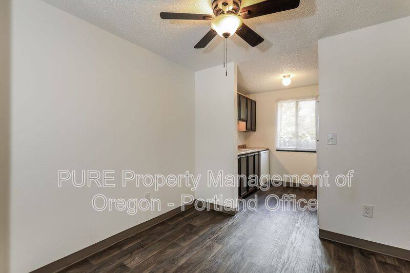 Apartment for rent at 14202 NE Sandy Blvd #H-14, Portland, OR 97230