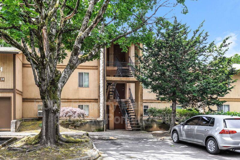Apartment for rent at 14202 NE Sandy Blvd #H-14, Portland, OR 97230