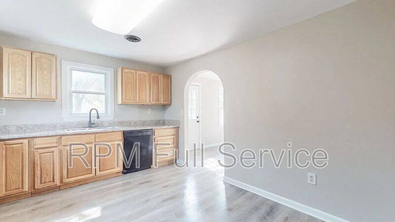 House for rent at 246 E Woodrow St, Gallatin, TN 37066