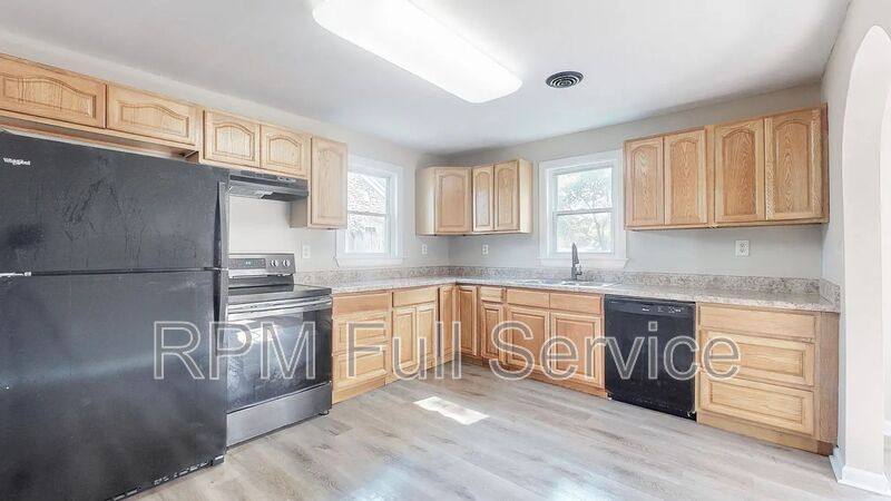 House for rent at 246 E Woodrow St, Gallatin, TN 37066