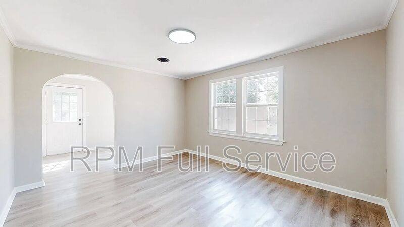 House for rent at 246 E Woodrow St, Gallatin, TN 37066
