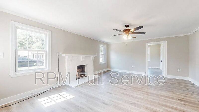 House for rent at 246 E Woodrow St, Gallatin, TN 37066