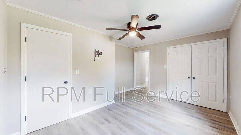 House for rent at 246 E Woodrow St, Gallatin, TN 37066