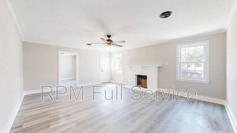 House for rent at 246 E Woodrow St, Gallatin, TN 37066