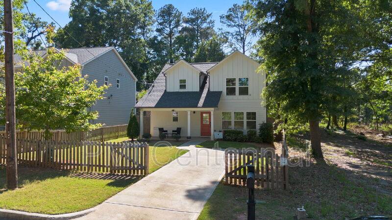 House for rent at 1120 Wedgewood Dr NW, Atlanta, GA 30318