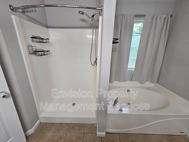 House for rent at 479 Lakeshore Dr, Stockbridge, GA 30281