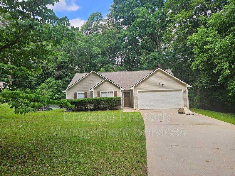 House for rent at 479 Lakeshore Dr, Stockbridge, GA 30281