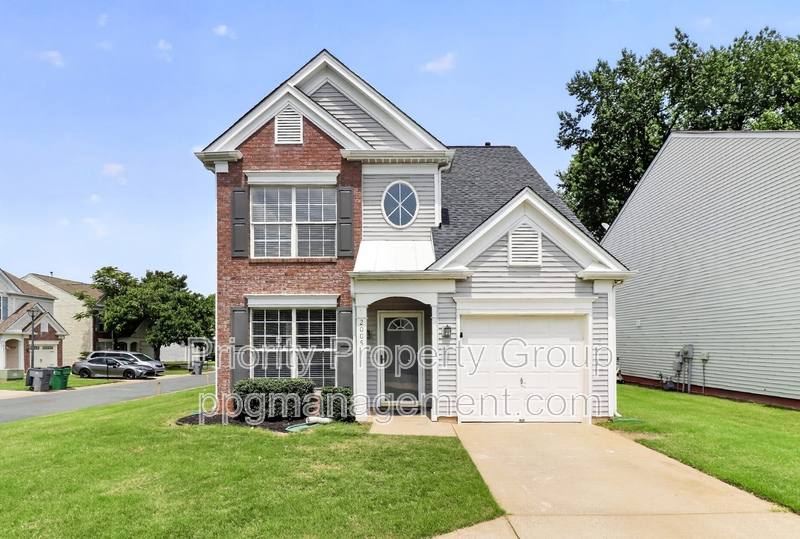 House for rent at 2005 McKenzie Creek Dr, Charlotte, NC 28270