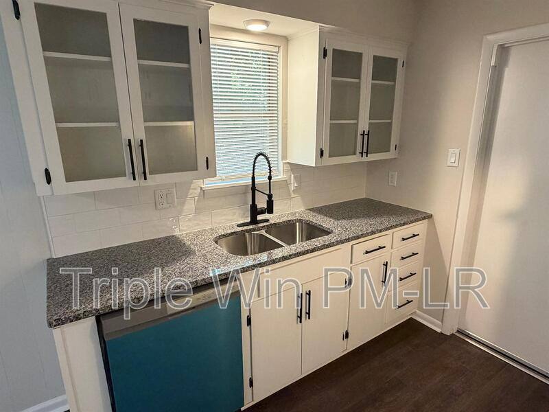House for rent at 8 Glendale Dr, Little Rock, AR 72209