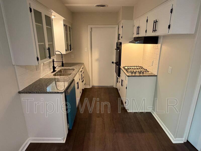 House for rent at 8 Glendale Dr, Little Rock, AR 72209