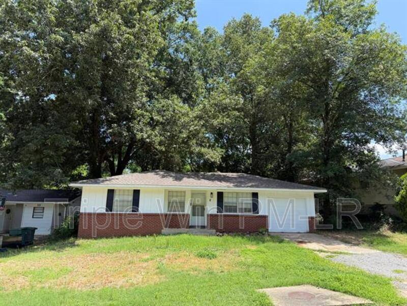 House for rent at 8 Glendale Dr, Little Rock, AR 72209