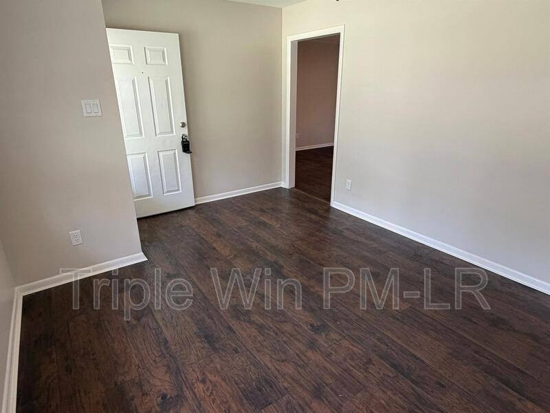 House for rent at 8 Glendale Dr, Little Rock, AR 72209