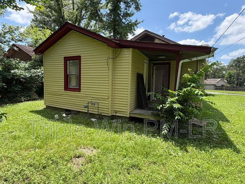 House for rent at 2205 S Martin St, Little Rock, AR 72204