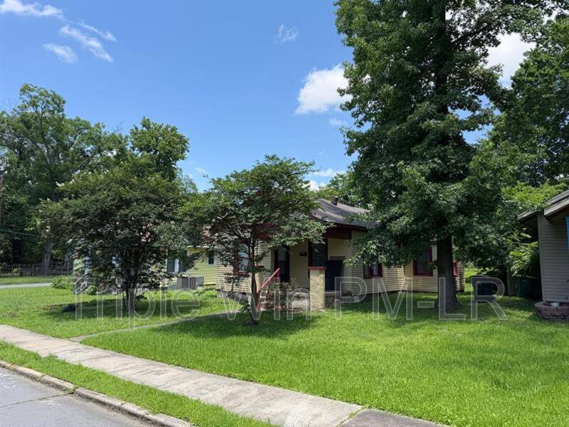 House for rent at 2205 S Martin St, Little Rock, AR 72204