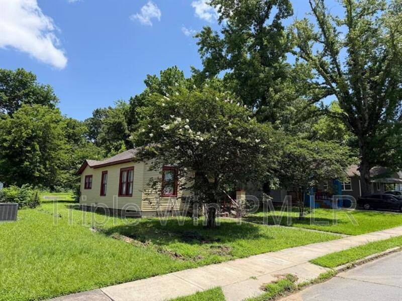 House for rent at 2205 S Martin St, Little Rock, AR 72204