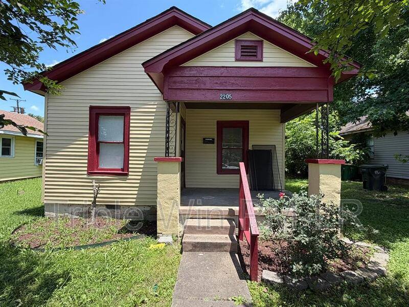 House for rent at 2205 S Martin St, Little Rock, AR 72204