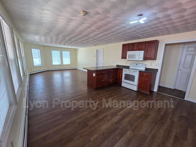 Apartment for rent at 313 High St #1F, Woonsocket, RI 02895