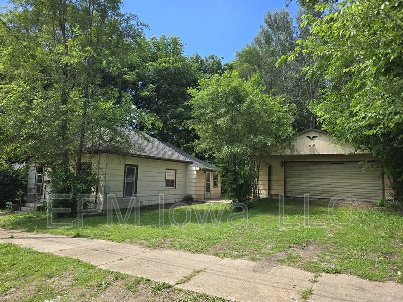 House for rent at 519 Adams St, Waterloo, IA 50703