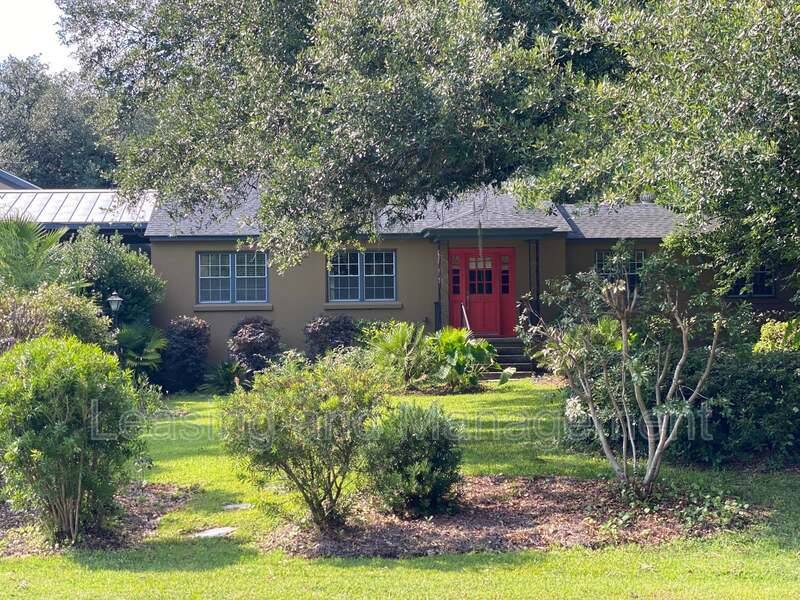 Apartment for rent at 2118 Canal St, Charleston, SC 29412