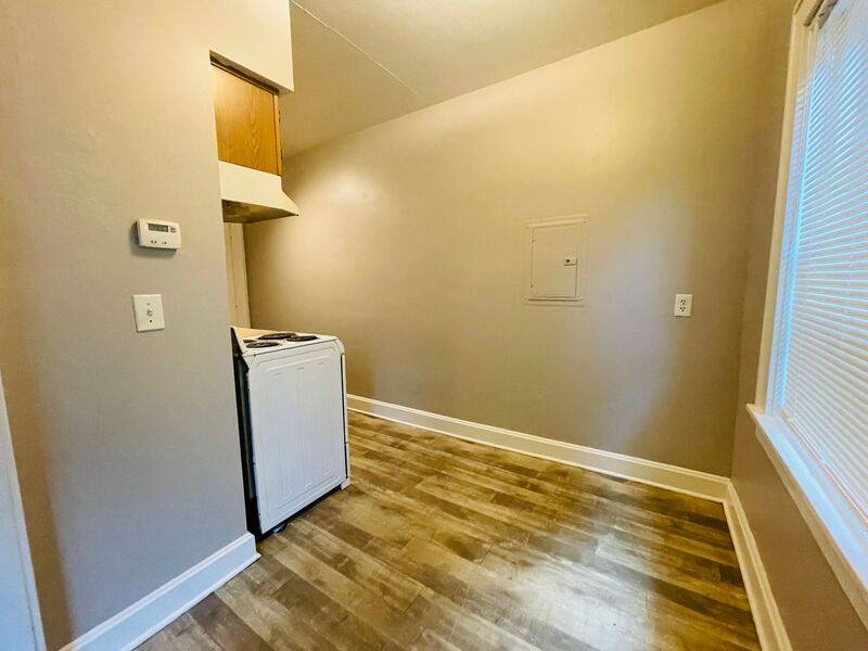 Apartment for rent at 625 W Maple Ave #2C, Independence, MO 64050