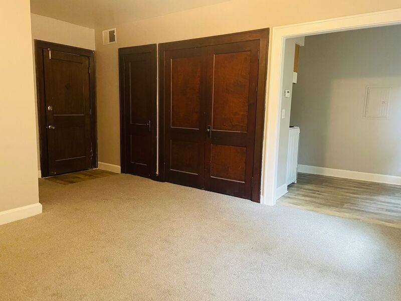 Apartment for rent at 625 W Maple Ave #2C, Independence, MO 64050