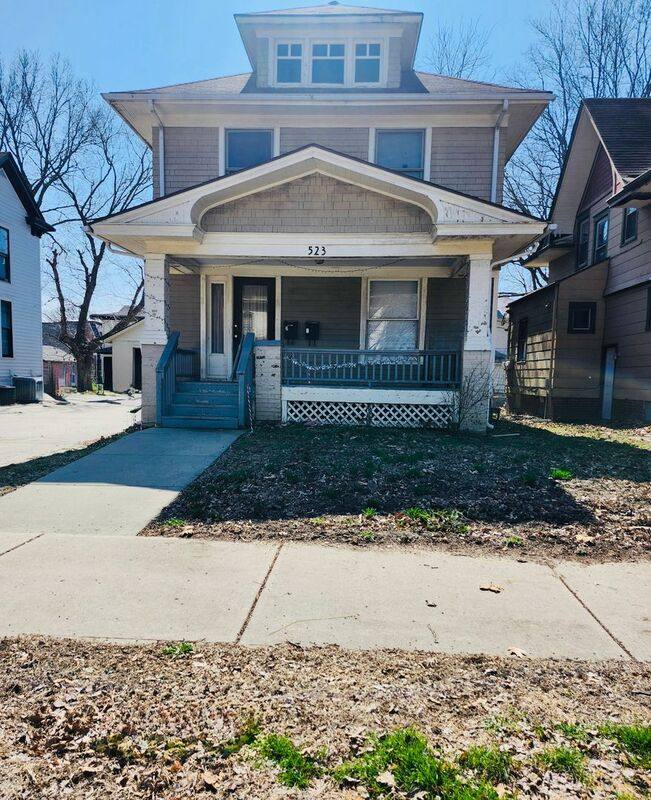 Apartment for rent at 523 W Maple Ave #1A, Independence, MO 64050
