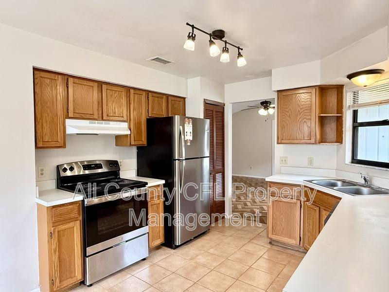 House for rent at 1215 Creekbottom Circle, Orlando, FL 32825