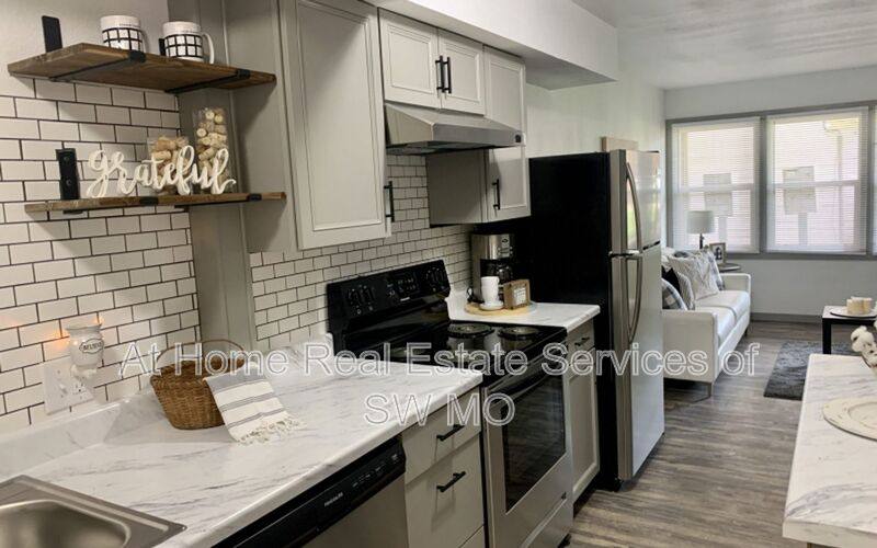 Apartment for rent at 1438 E Elm #18, Springfield, MO 65802