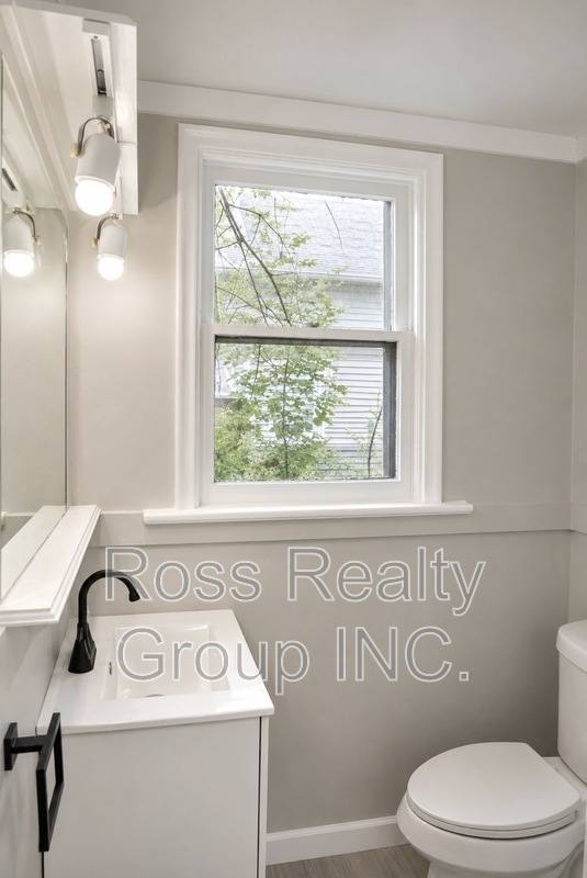 Apartment for rent at 702 Boalt #DOWNSTAIRS, Toledo, OH 43609
