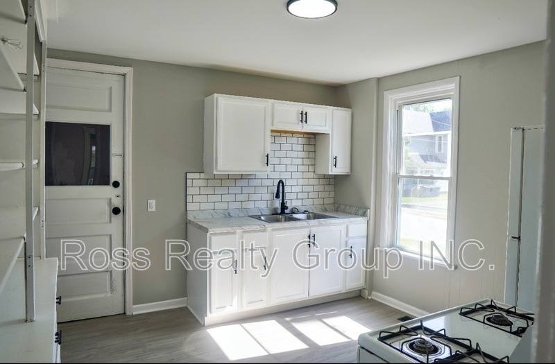 Apartment for rent at 702 Boalt #DOWNSTAIRS, Toledo, OH 43609