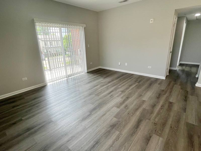 Apartment for rent at 301 N Madison St #2F, Woodstock, IL 60098