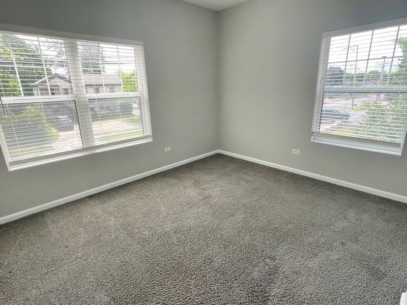 Apartment for rent at 301 N Madison St #2F, Woodstock, IL 60098