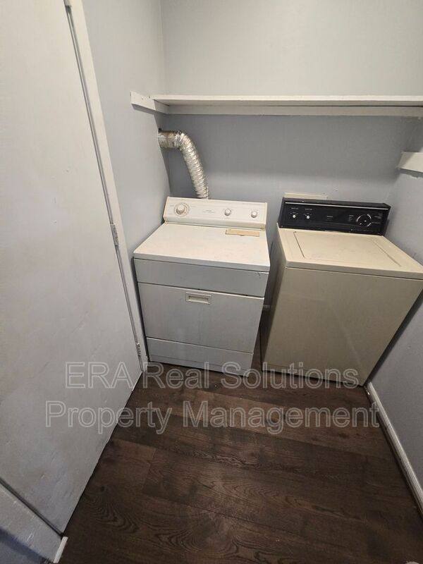 Apartment for rent at 2460 Hiawatha St, Columbus, OH 43211