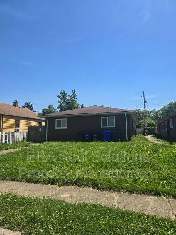 Apartment for rent at 2460 Hiawatha St, Columbus, OH 43211