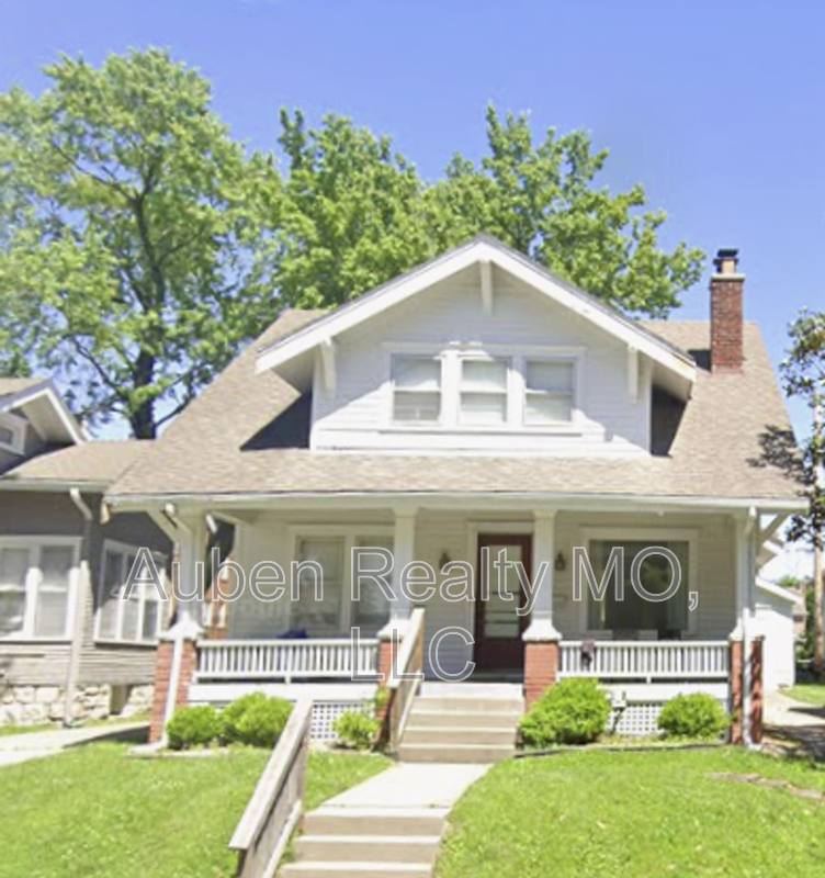 House for rent at 5317 Charlotte St, Kansas City, MO 64110