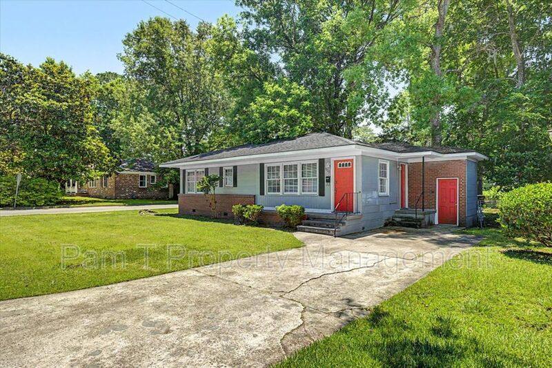 House for rent at 1719 E 59th St, Savannah, GA 31404