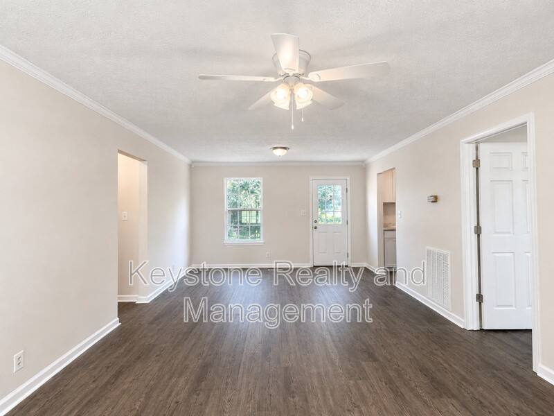 House for rent at 514 Hugh Hunter Rd, Oak Grove, KY 42262