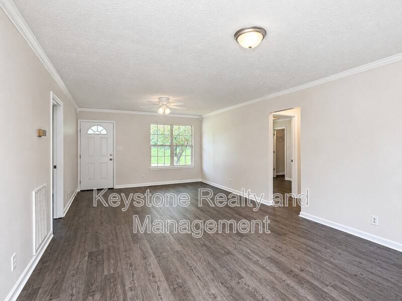 House for rent at 514 Hugh Hunter Rd, Oak Grove, KY 42262