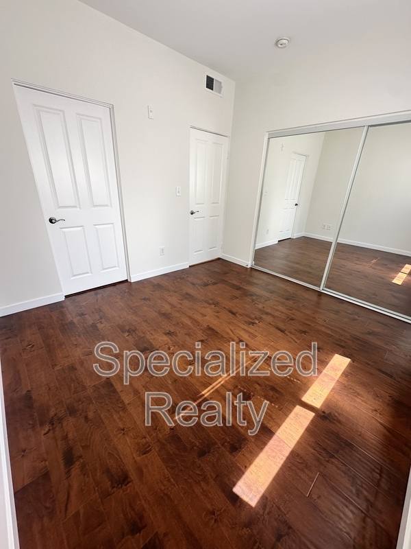 Townhouse for rent at 5716 Whitsett Ave #11, Valley Village, CA 91607