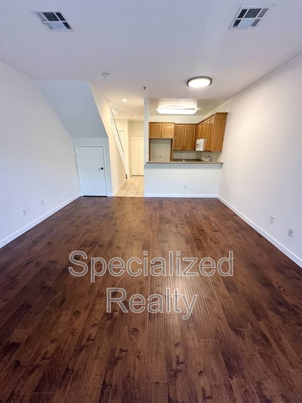 Townhouse for rent at 5716 Whitsett Ave #11, Valley Village, CA 91607